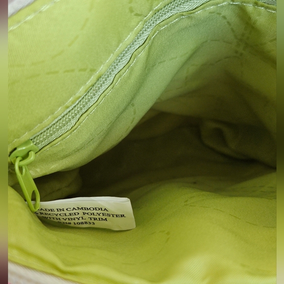 Lily Bloom small crossbody floral with Bees and lots of pockets, never u… - Picture 7 of 10